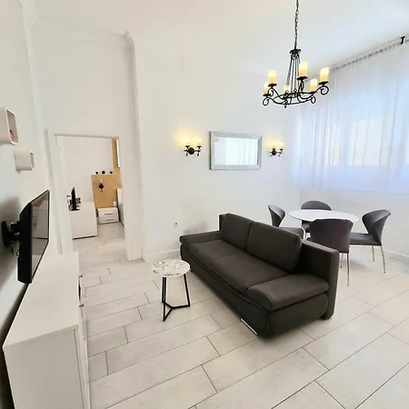 Apartament Lux Near Bridge *