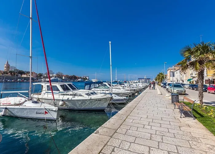 Lux Near Bridge アパート *