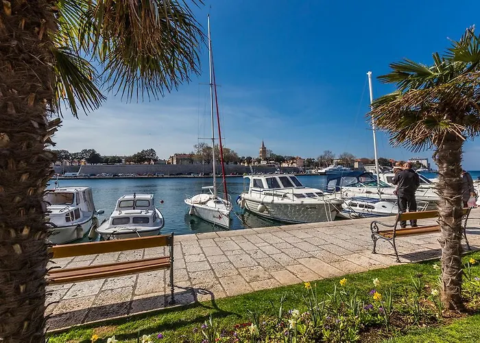 Lux Near Bridge アパート *